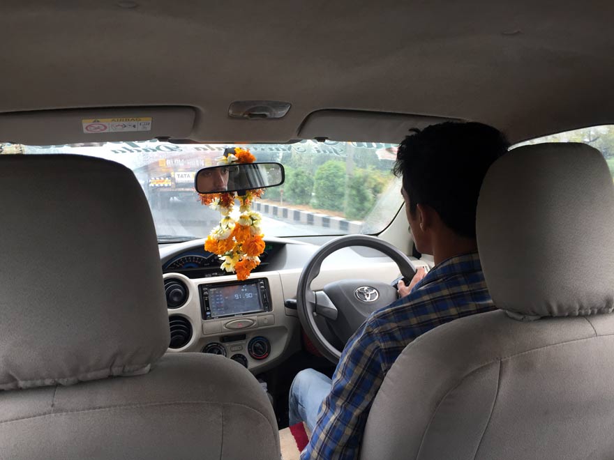 インドでUBER活用
