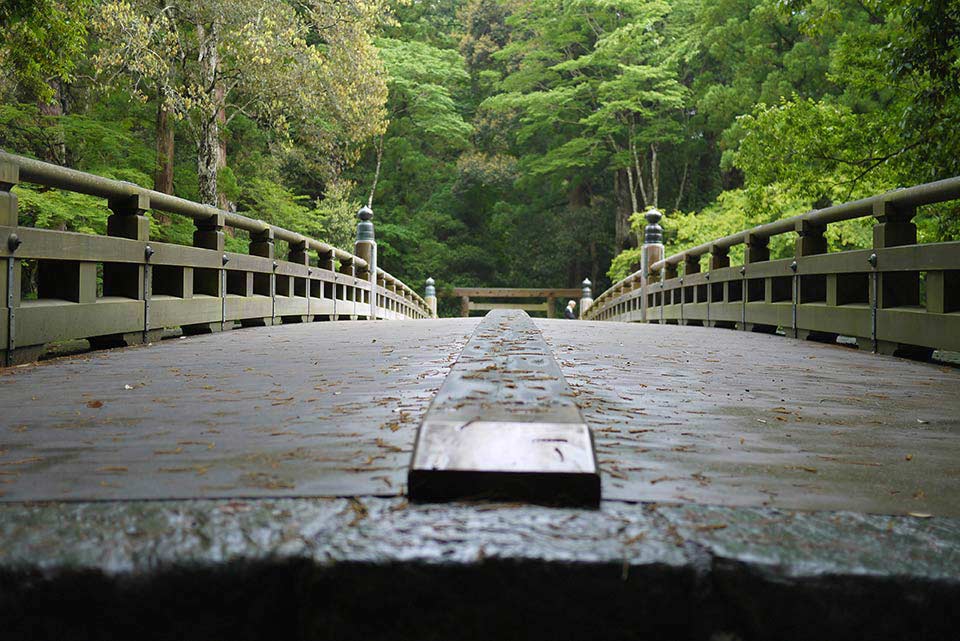 風日祈宮へと通じる橋。