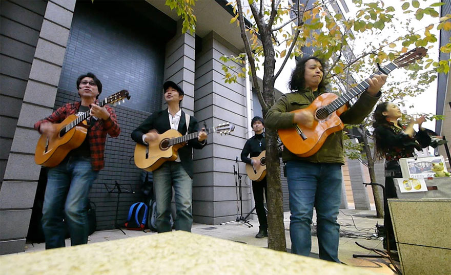 Gipsy Groove ストリートライブ