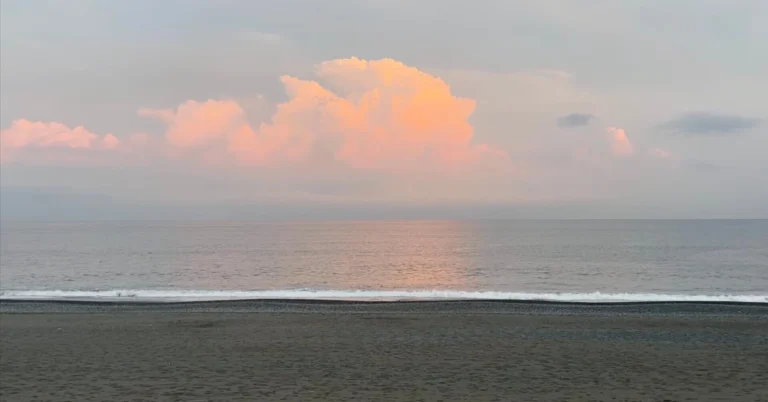 大磯の空