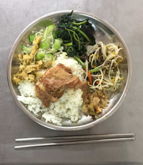 新化老街・軟骨飯の料理